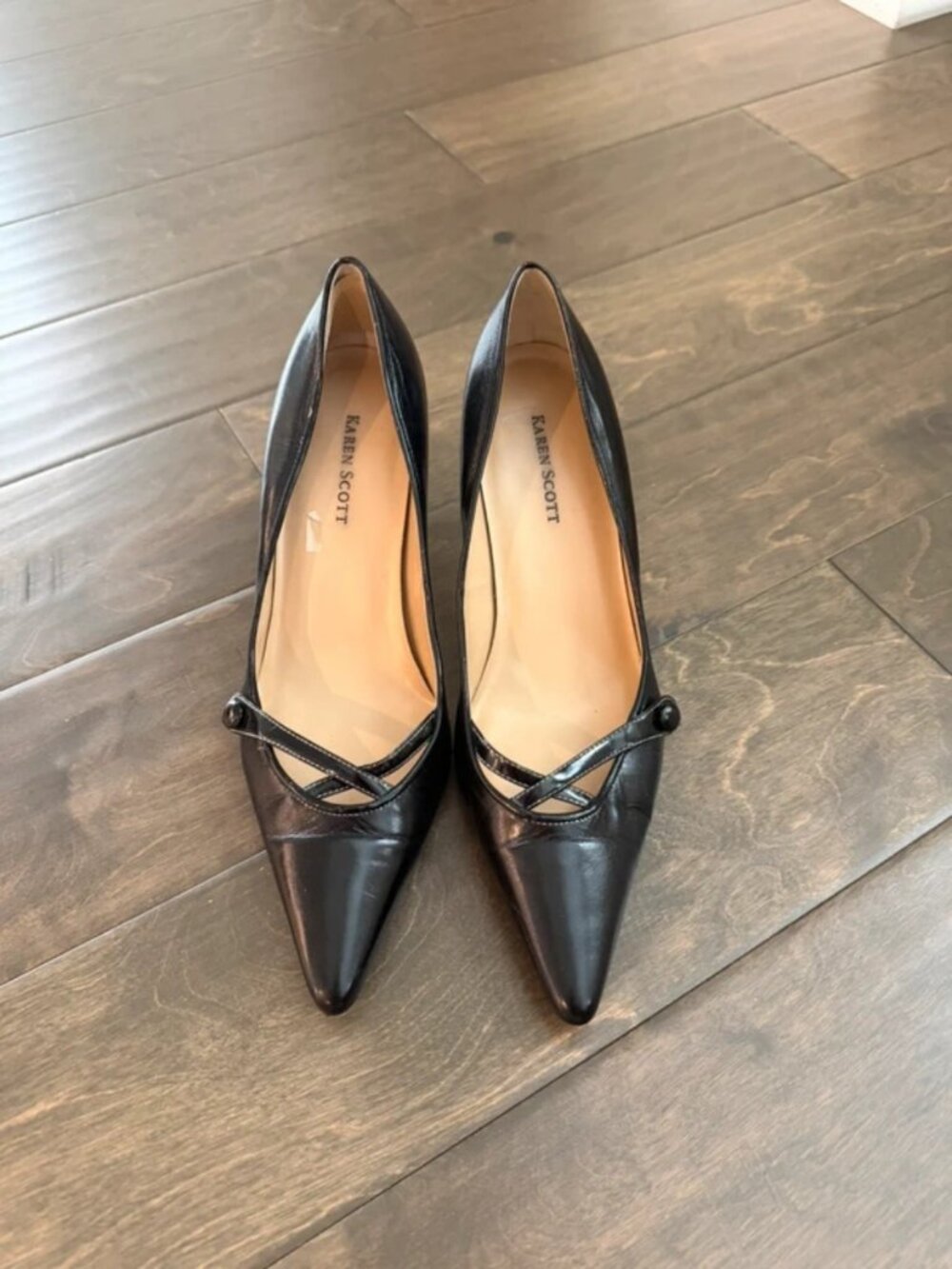 Karen Scott black pointed toe heels size 8.5